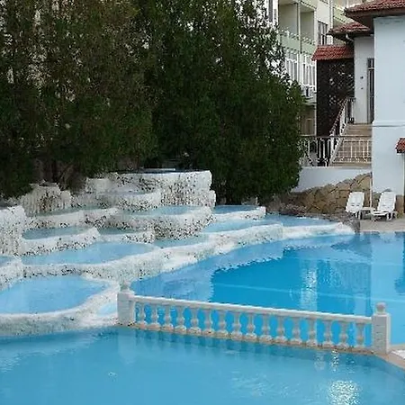 Boulevard Hotel