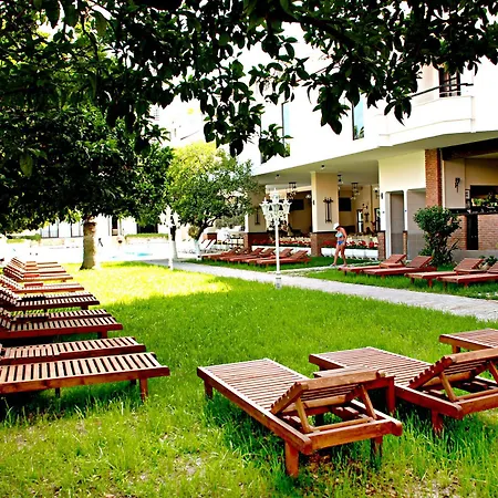 Boulevard Hotel 4*